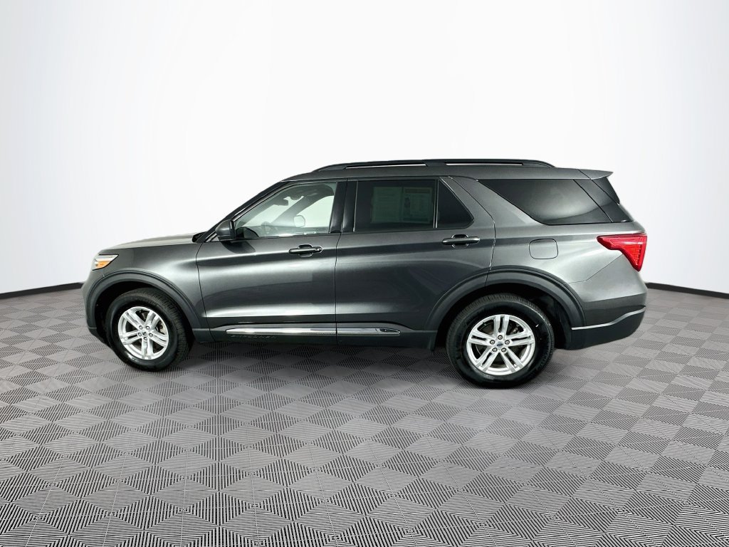Used 2020 Ford Explorer XLT w/ Equipment Group 202A AWD/4WD image 6