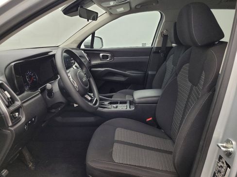Used 2022 Kia Sorento LX FWD image 17