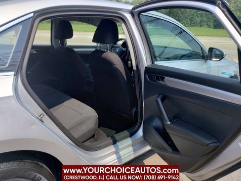 Used 2017 Volkswagen Passat 1.8T S image 19