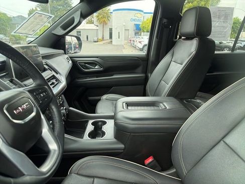 Used 2023 GMC Yukon SLT w/ SLT Premium Package AWD/4WD image 29