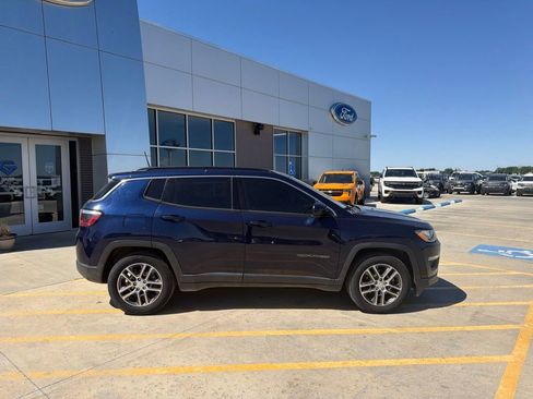 Used 2020 Jeep Compass Latitude FWD image 8