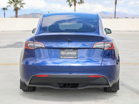 Used 2024 Tesla Model Y Long Range RWD image 6