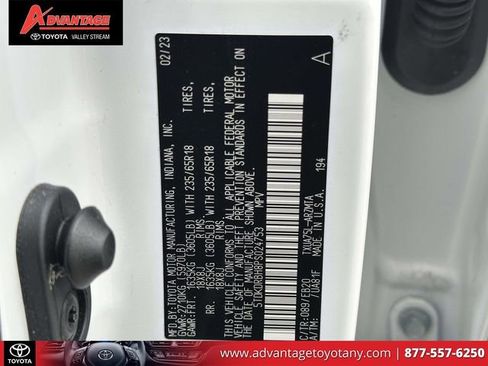 Used 2023 Toyota Highlander XLE image 24