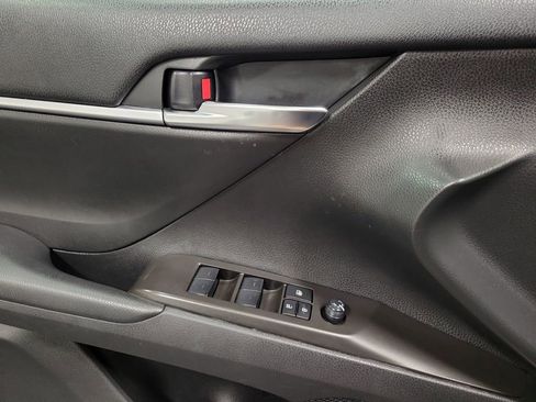 Used 2023 Toyota Camry SE FWD image 19