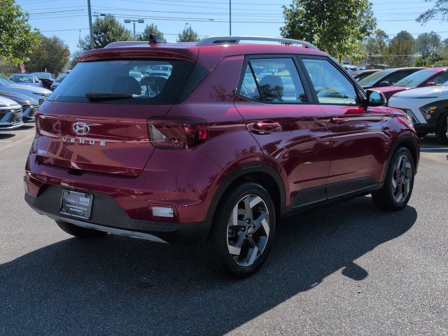 Used 2022 Hyundai Venue Limited FWD image 5