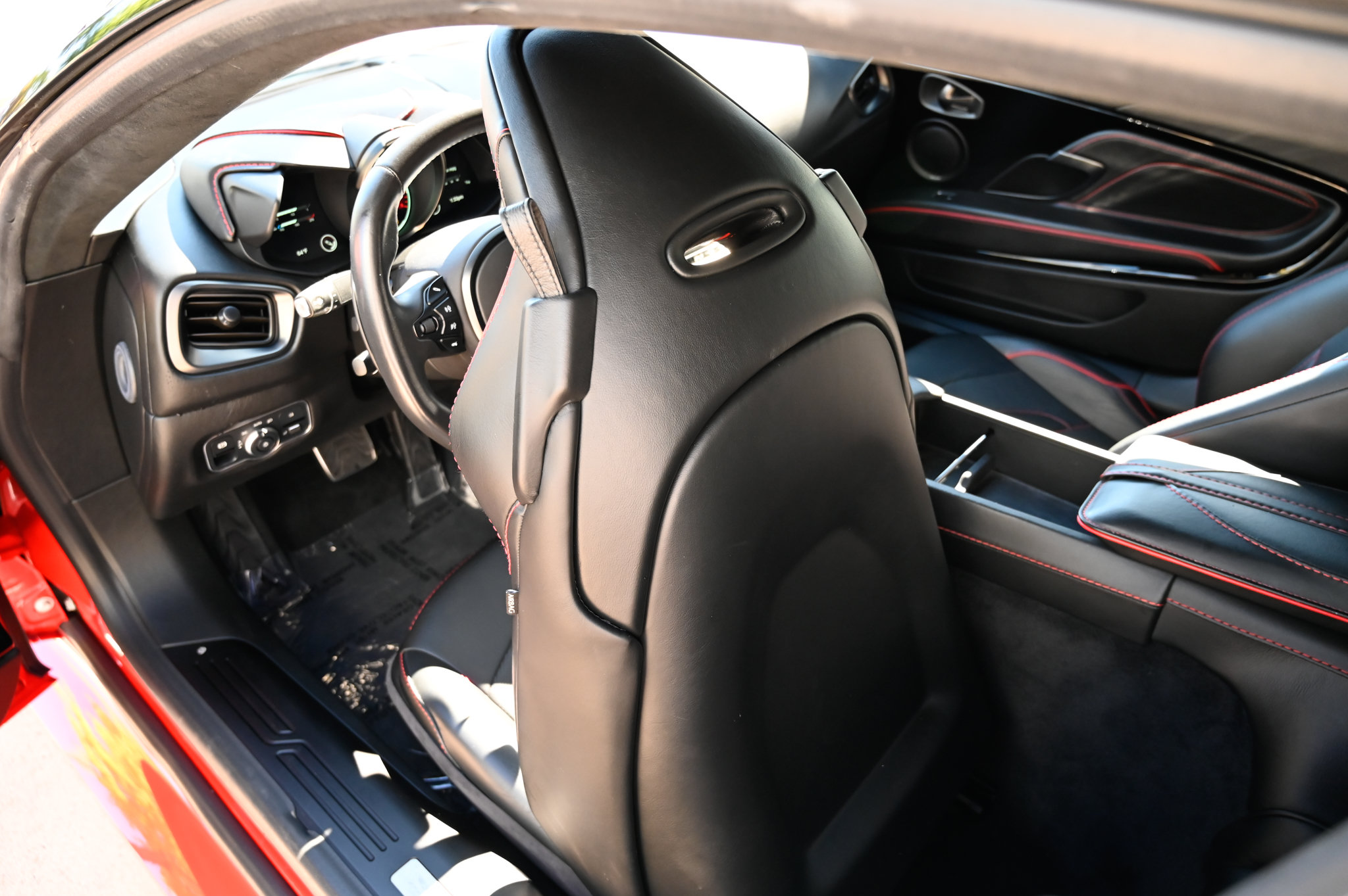Used 2020 Aston Martin DBS Superleggera RWD image 23