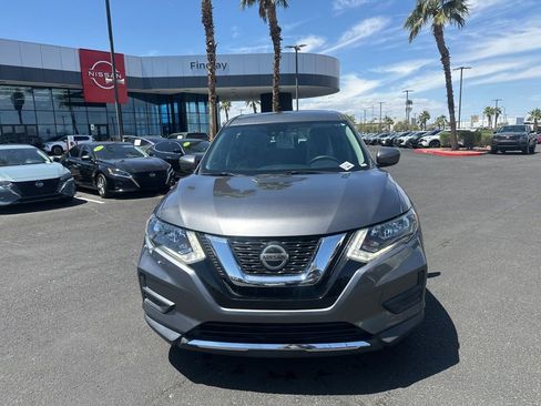 Used 2019 Nissan Rogue S FWD image 2