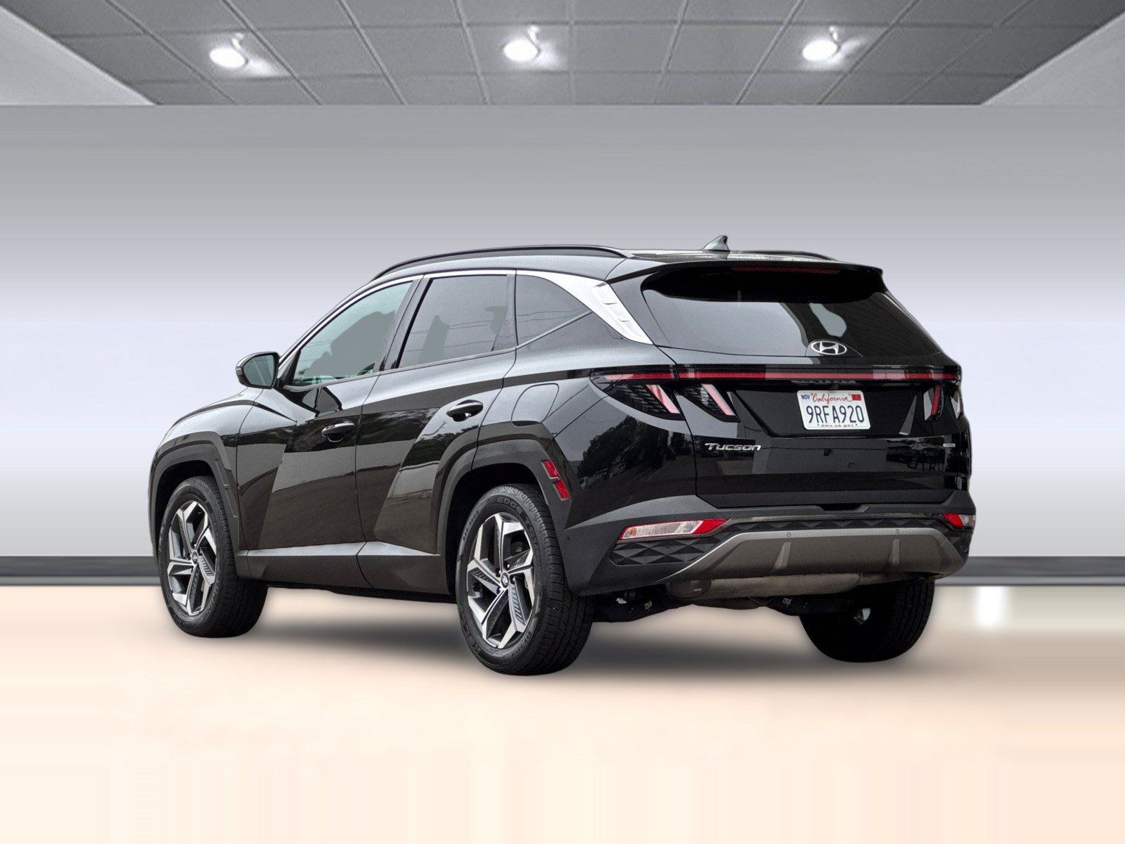 Used 2022 Hyundai Tucson Limited w/ Cargo Package AWD/4WD image 3