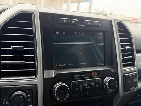 Used 2019 Ford F250 Lariat w/ Lariat Ultimate Package AWD/4WD image 9