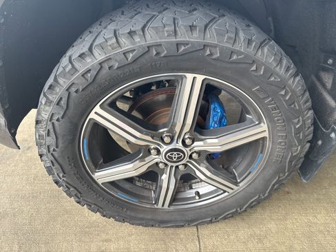 Used 2022 Toyota Tundra Capstone AWD/4WD image 2