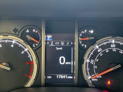 Used 2024 Toyota 4Runner TRD Off-Road Premium w/ Off Road Premium Plus Package AWD/4WD image 15