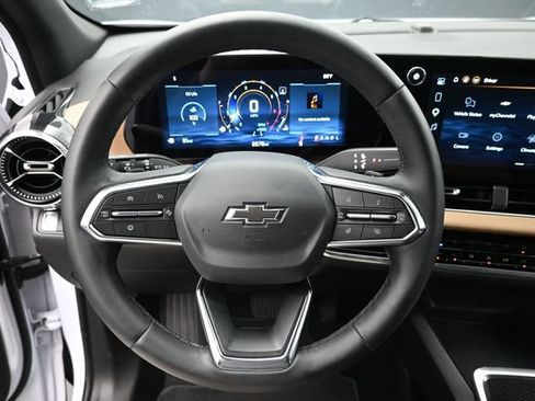 Used 2026 Chevrolet Equinox ACTIV w/ Convenience Package III FWD image 27
