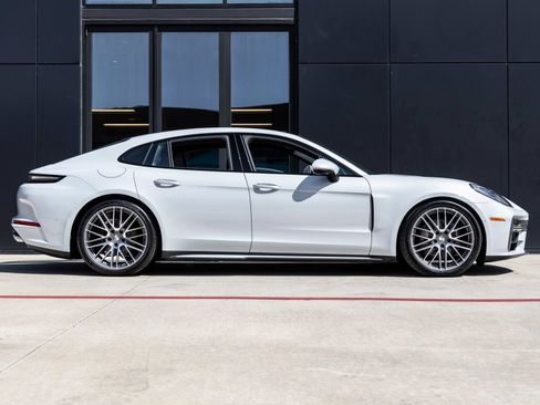Certified 2025 Porsche Panamera 4 AWD/4WD image 12