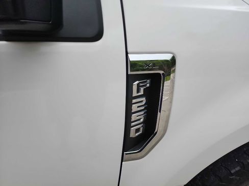 Used 2018 Ford F250 XL w/ Power Equipment Group RWD image 13