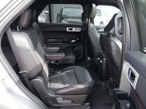 Used 2023 Ford Explorer ST-Line AWD/4WD image 29