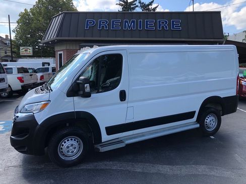 Used 2025 RAM ProMaster 2500 w/ U-Haul Equipment Group FWD image 2