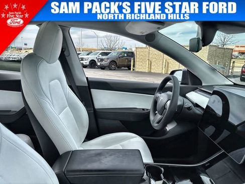 Used 2021 Tesla Model Y Long Range image 18