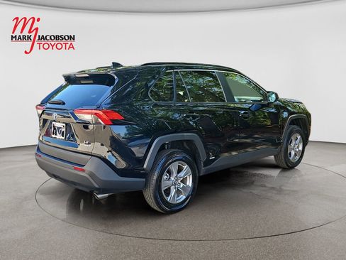 Used 2024 Toyota RAV4 LE AWD/4WD image 5