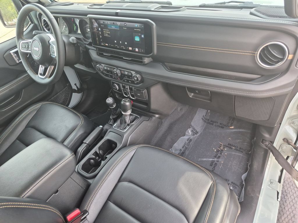 Used 2024 Jeep Wrangler Unlimited Sahara w/ Technology Group AWD/4WD image 35