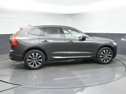Used 2023 Volvo XC60 B5 Plus w/ Climate Package AWD/4WD image 9