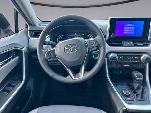 Used 2023 Toyota RAV4 XLE Premium AWD/4WD image 21