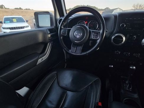 Used 2017 Jeep Wrangler Unlimited Sahara w/ Trailer Tow Group image 16