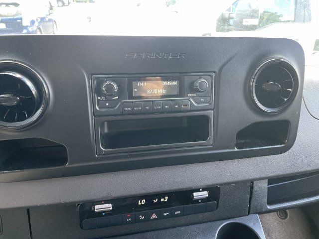 Used 2023 Mercedes-Benz Sprinter 1500 image 32