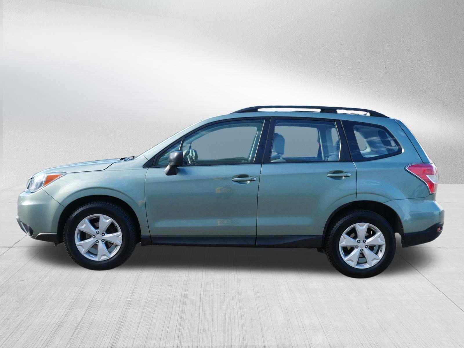 Used 2015 Subaru Forester 2.5i w/ Alloy Wheel Package AWD/4WD image 4