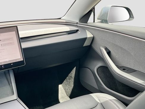 Used 2025 Tesla Model 3 Long Range RWD image 23