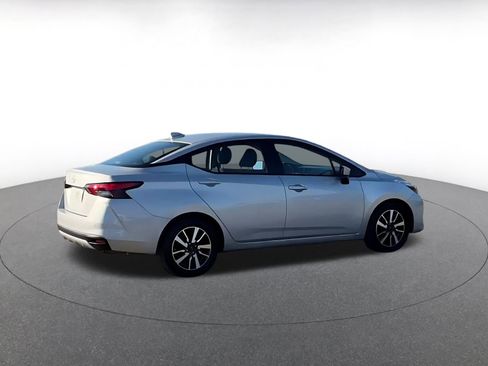 Used 2025 Nissan Versa SV image 14