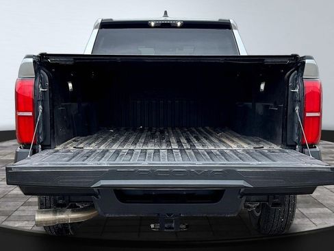 Used 2025 Toyota Tacoma SR image 8