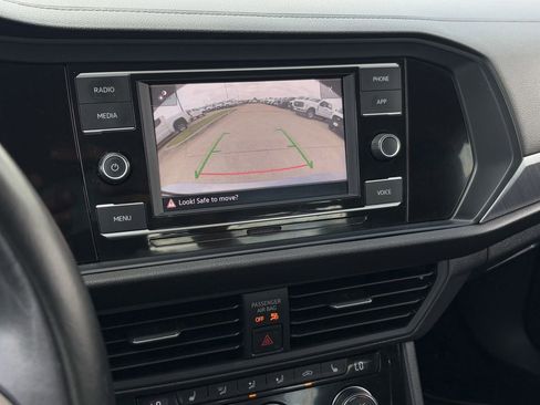 Used 2023 Volkswagen Jetta SE image 21