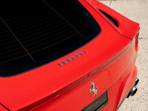 Used 2016 Ferrari F12 Berlinetta RWD image 18