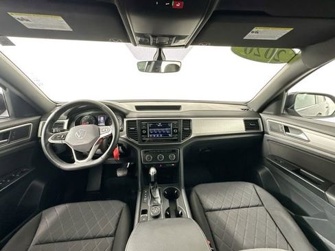 Used 2020 Volkswagen Atlas Cross Sport S image 3