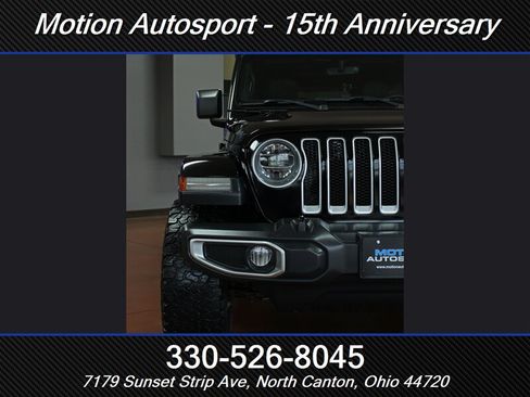 Used 2018 Jeep Wrangler Unlimited Sahara w/ Uconnect 4C Nav & Sound Group AWD/4WD image 5