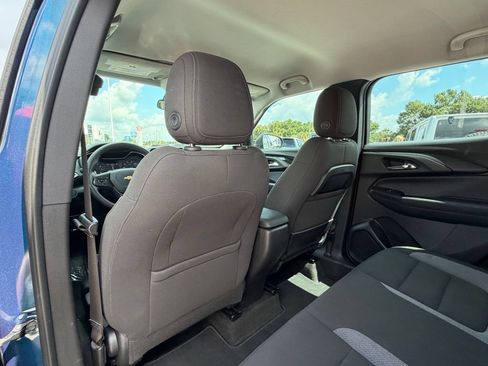 Used 2021 Chevrolet TrailBlazer LS FWD image 16