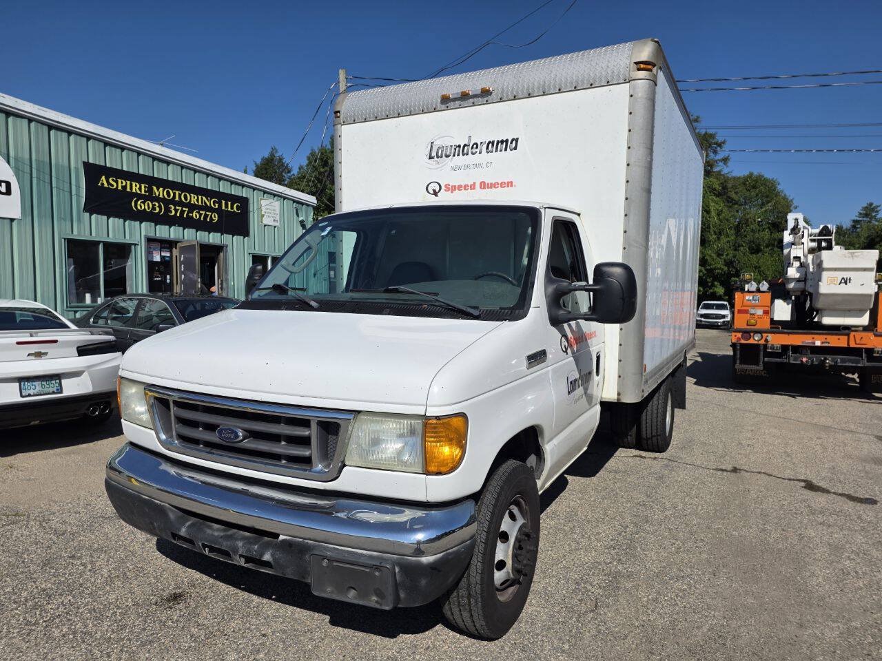 Used 2006 Ford E-350 and Econoline 350 Super Duty RWD image 5