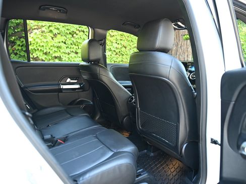 Used 2021 Mercedes-Benz GLB 250 4MATIC image 15