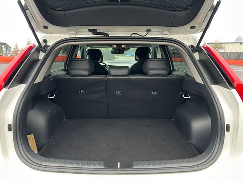 Used 2023 Kia Niro EX image 24