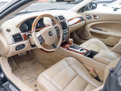 Used 2007 Jaguar XK Convertible RWD image 10