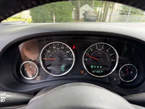 Used 2017 Jeep Wrangler Unlimited Sahara w/ Connectivity Group AWD/4WD image 20