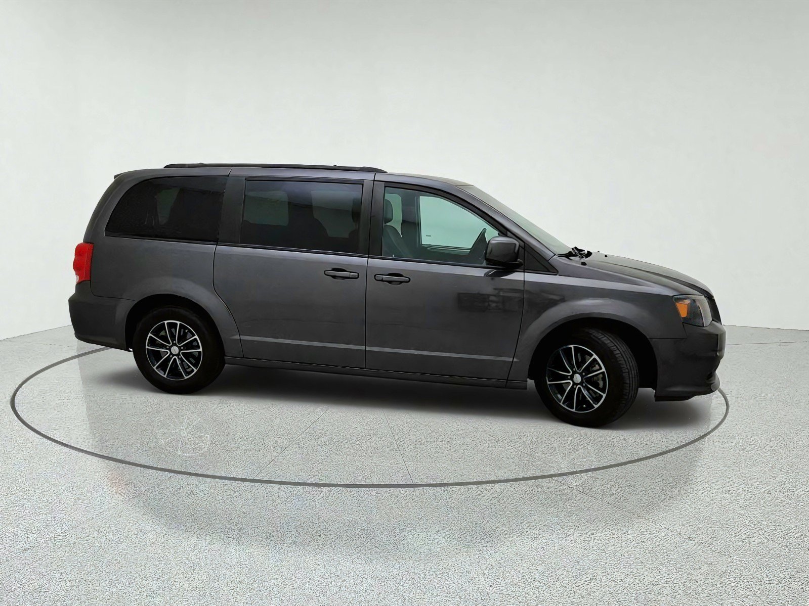 Used 2019 Dodge Grand Caravan GT FWD image 6