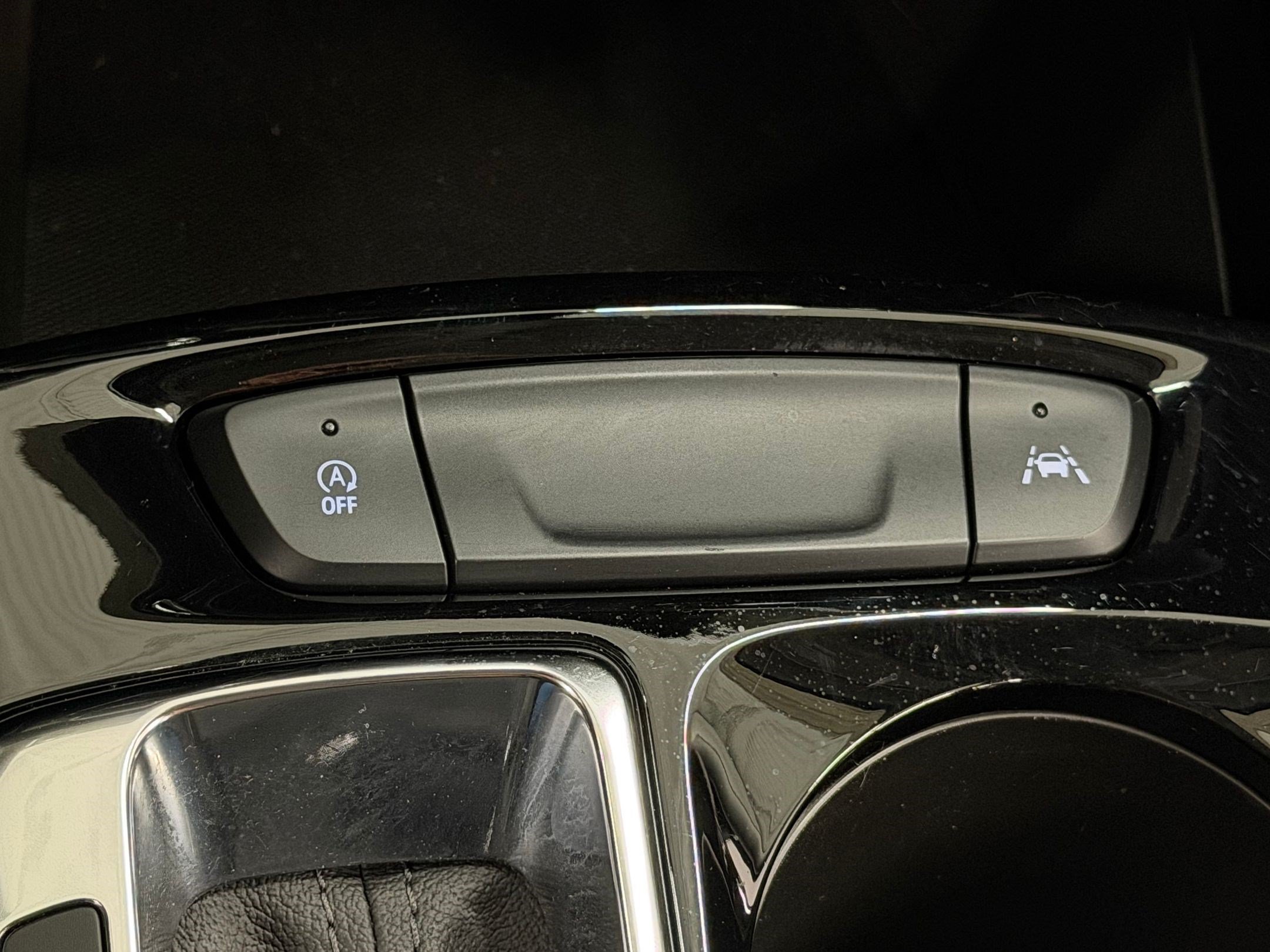 Used 2025 Chevrolet Trax LT FWD image 18
