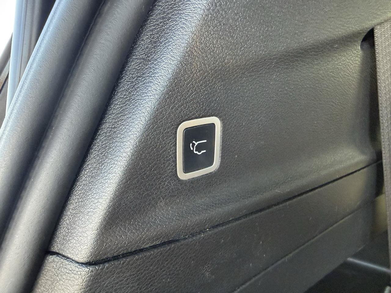 Used 2019 Chrysler Pacifica Touring Plus w/ S Appearance Package FWD image 22