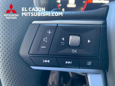 New 2026 Mitsubishi Outlander SE FWD image 17