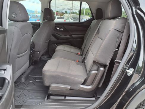 Used 2021 Chevrolet Traverse LS AWD/4WD image 12