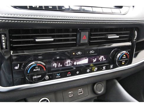 Certified 2022 Nissan Rogue SL w/ SL Premium Package image 22