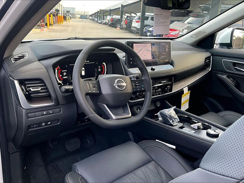 New 2026 Nissan Rogue Platinum w/ Platinum Premium Package image 10