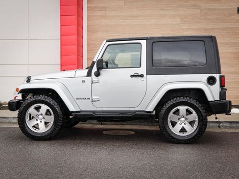 Used 2010 Jeep Wrangler Sahara image 6
