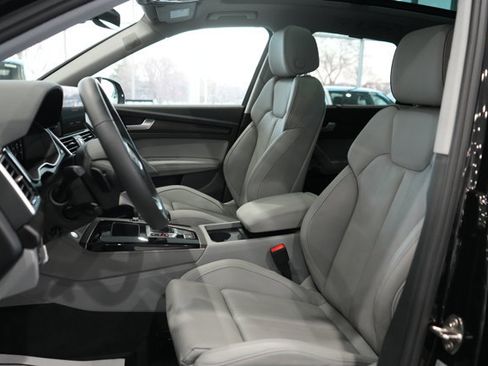 Used 2024 Audi Q5 e Premium Plus image 30